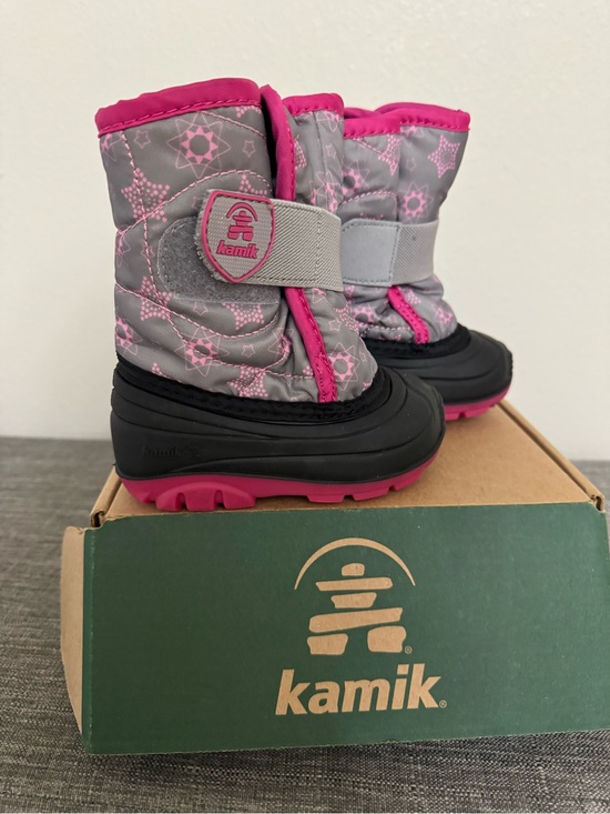Kamik Other - Kamik snowbug toddler girl pink grey and black star snow boots size 5